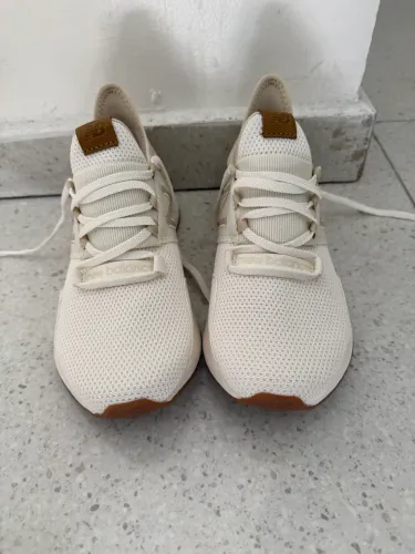 Tênis Feminino New Balance Tam 34