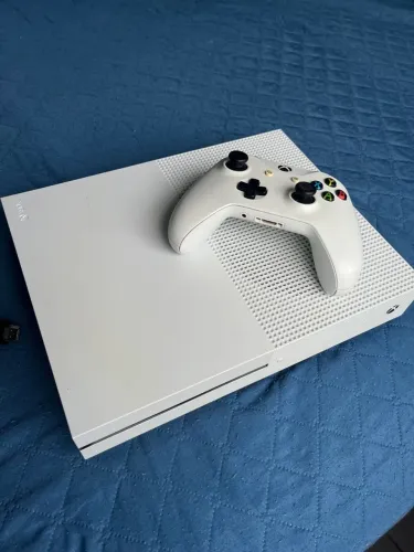 XBOX ONE S EM PERFEITO ESTADO