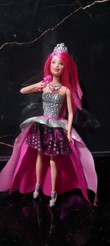 Boneca Barbie Princesa Courtney