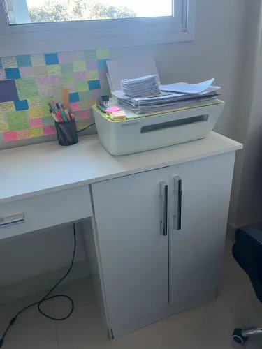 Mesa/ escrivaninha
