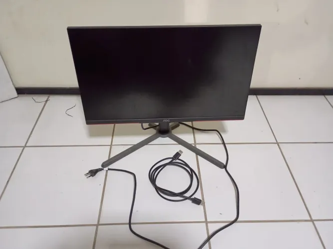 Monitor AOC 24" com listras na tela 