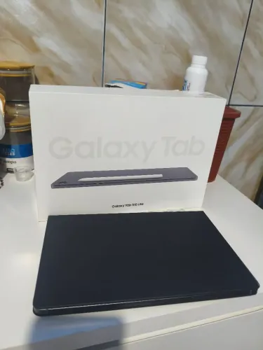 Vende-se tablet S10 lite ou troca por ps5 com volta minha, 8g de ram, 256 gb, wifi
