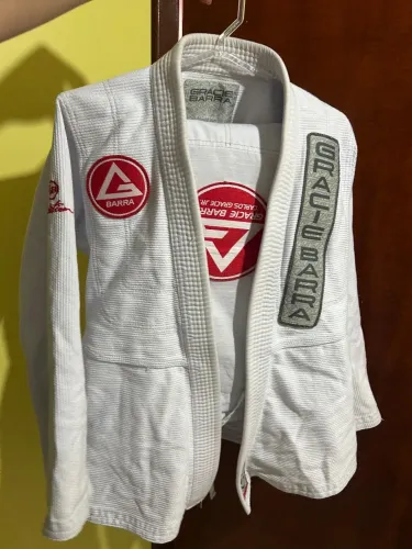 Kimono JiuJitsu Gracie Barra F4 (equivale ao A2)