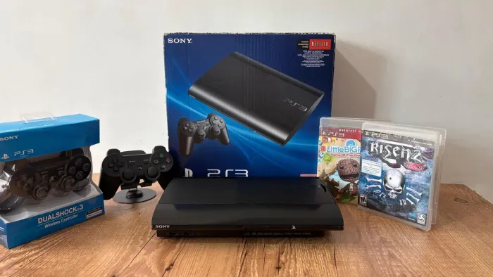 Playstation 3 Com Caixa Original + 2 Controles