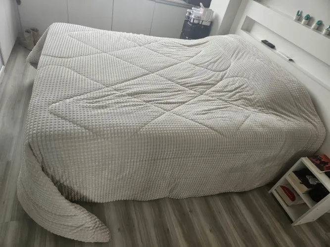 Cama casal Queen + Colchão 