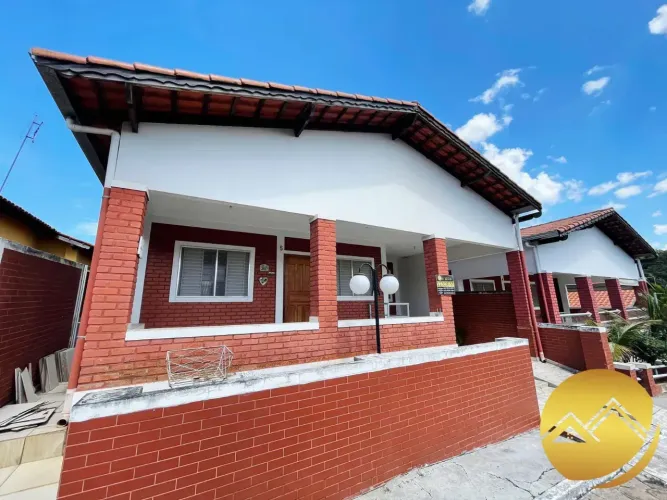 Chalé 5 quartos, laje, mobiliado à venda em Caldas Novas conforto, espaço e excelente loc
