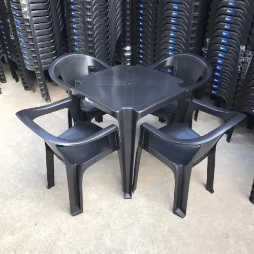 Jogo de Mesa Com 4 Poltronas Cadeiras com Braço - Cor Preto
