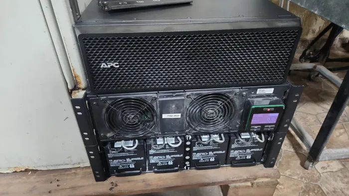 Nobreake APC/ smart-ups SRT 10000