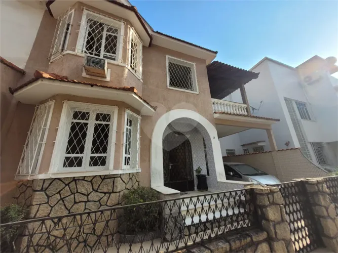 Casa de Vila à venda com 4 quartos, sendo 1 suíte, em Tijuca, Rio de Janeiro - RJ