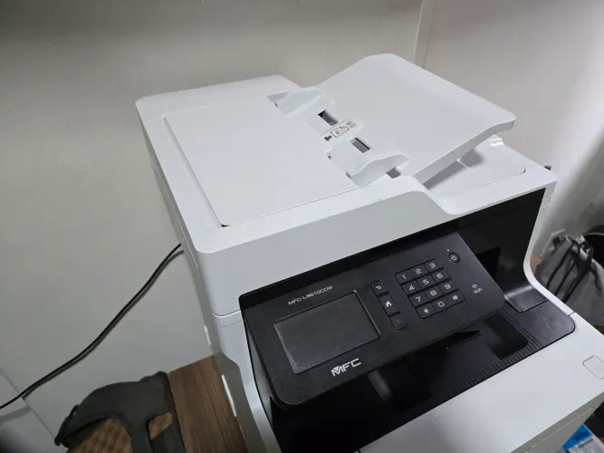 Vendo Impressora Brother MFC L8610CDW Seminova