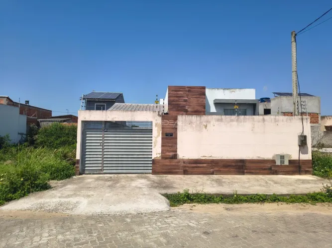 Casa à venda no Village Tropical em Campos dos Goytacazes