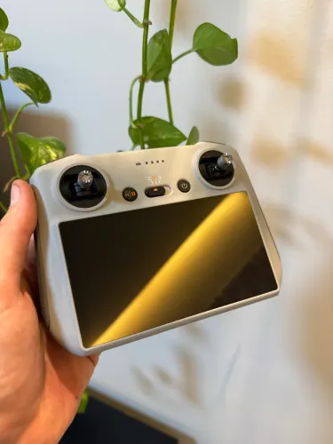 Controle com Tela DJI RC (Air 2s, Mini 3, Mini 3 Pro e Mavic 3)