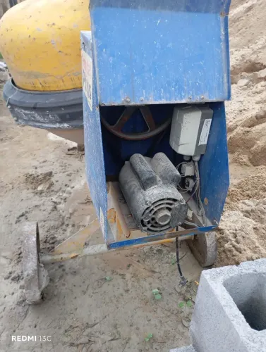 Vendo betoneira pouco usada.somente venda*