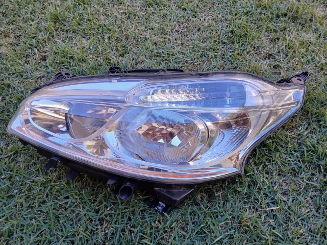 Farol peugeot 208 esquerdo sem led, lado motorista