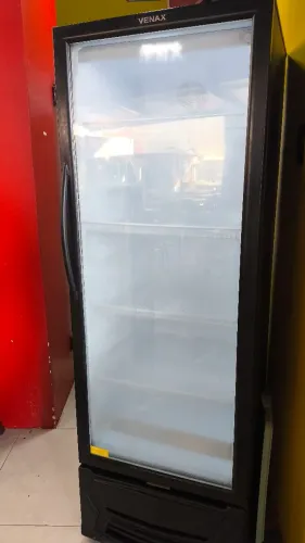 Expositor de Bebidas Venax 300 Litros Preto VV300 - 110V