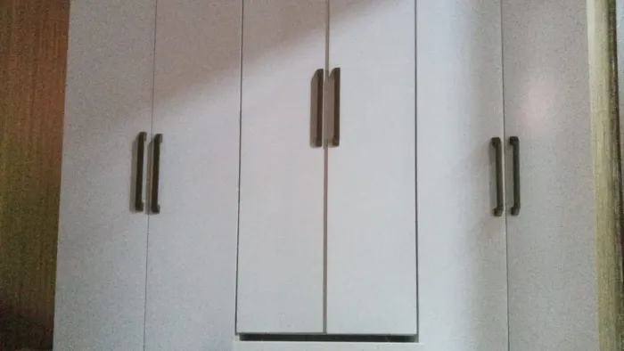 Guarda-Roupa 6 Portas Branco - Bem Conservado