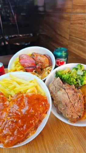 Oportunidade: Restaurante à Venda (Fat. R$ 300 mil+) - Setor de Assados e Self-Service