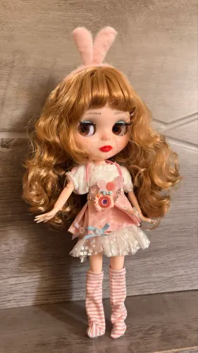Blythe customizada lily