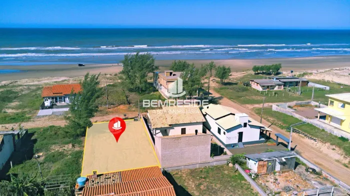 Terreno escriturado com energia e água já instalados na praia do Campo Bom