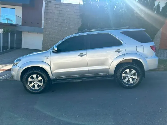 Toyota Hilux SW4 SRV D4-d 4X4 3.0 TDI Dies. AUT 2006