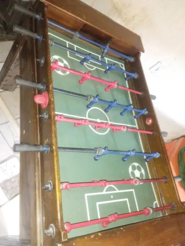 Vendo um totó com 30 fichas e 7 bolas