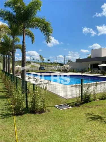Terreno em condomínio com 300,28m² à venda no Terras Alpha