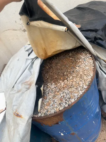 Doação brita e areia