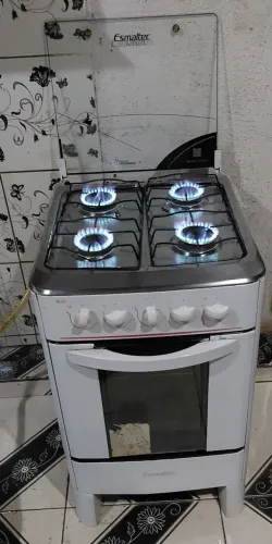 Excelente fogão esmaltec top de 4 bocas manual bem conservado 