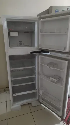 Vendo geladeira Brastemp 85 litros seminova R$ 1.400