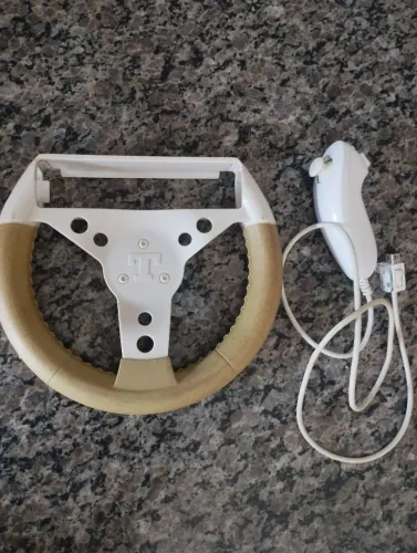 VOLANTE E NUNCHUCK DO NINTENDO WII