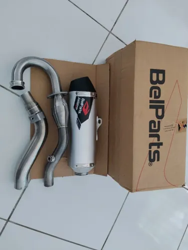 Escapamento Belparts edição especial silver sires semi novo para XTZ Lander 