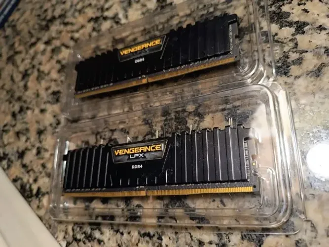Corsair 16GB memória 3200Mhz CL16 DDR4 Vengeance RAM