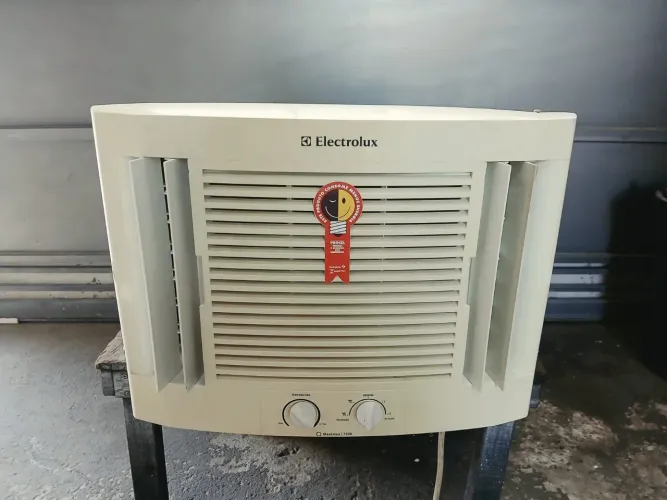Ar condicionado Electrolux 7500Btus Faço entrega 