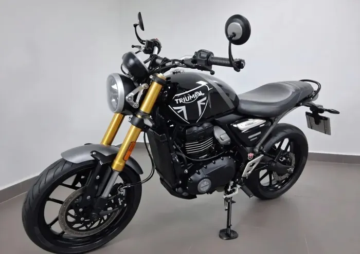 Triumph 400 Speed Moto para pessoas exigentes