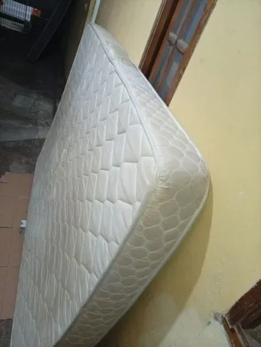 Cama casal com colchão