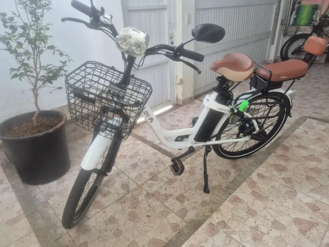 Bicicleta LEV L+ em excelente estado