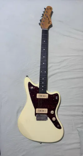 Guitarra Tagima TW 61 - Jazzmaster + Cuvave Cube Baby