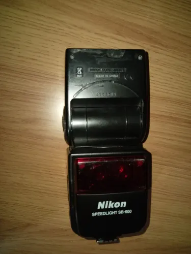 Flash Nikon 600