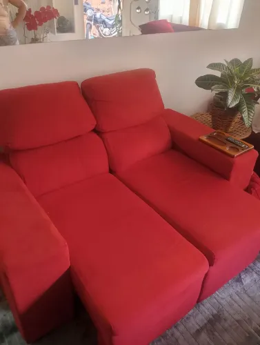Sofá retrátil em ótimo estado