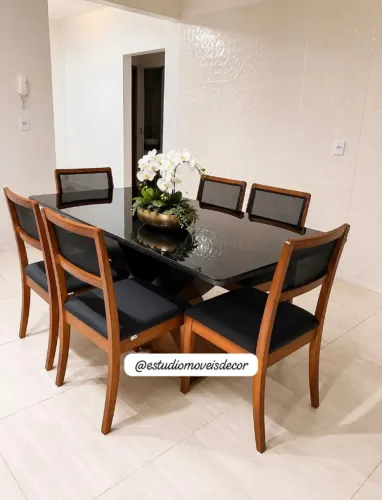 Mesa de Jantar Turmalina com 06 cadeiras R$ 3.200,00 (10x 356,00)