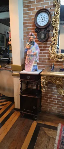 Móveis antigos, mesinha de cabeceira ou pedestal estilo Império