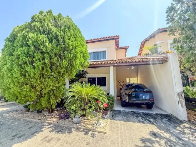 CASA DUPLEX À VENDA COM 4 QUARTOS NO CONDOMÍNIO QUINTA DOS AÇORES. TERESINA/PI