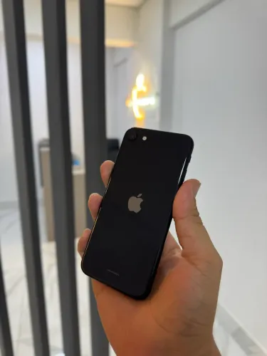 iPhone SE 128 gigas funcionando tudo