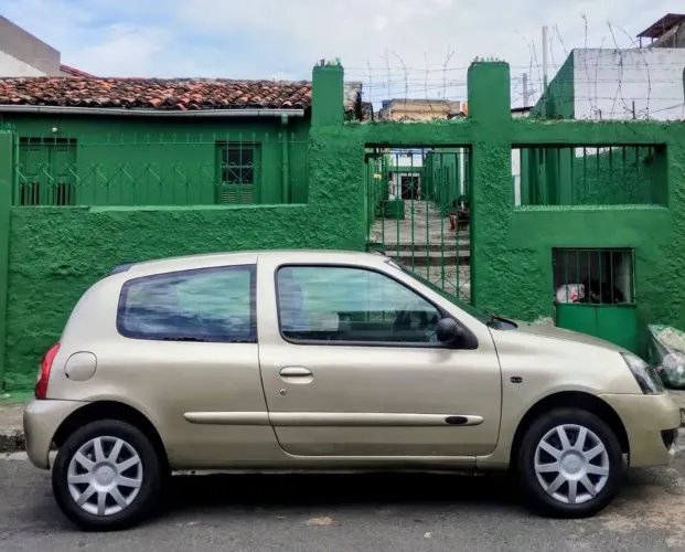 Renault Clio Hi-flex 1.0 16V 3P 2012