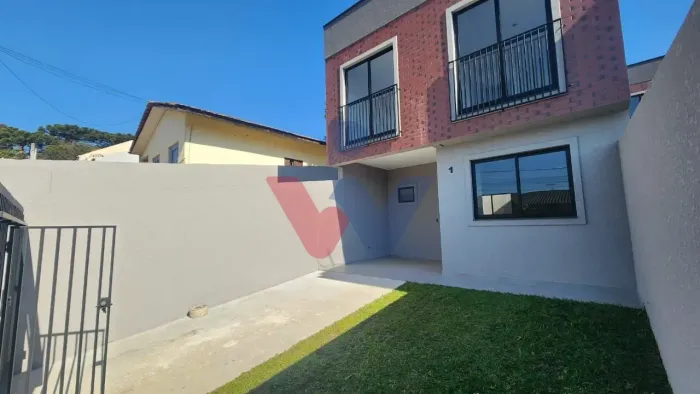 Sobrado à Venda no Santa Cândida 3 Quartos, Suíte e 2 Vagas