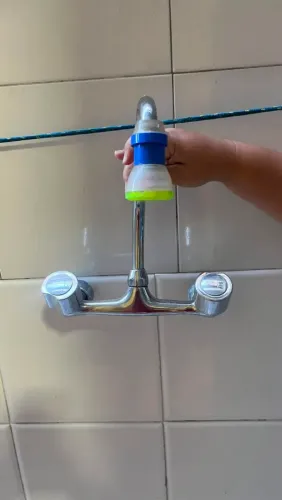 Torneira com duas saídas de água de parede