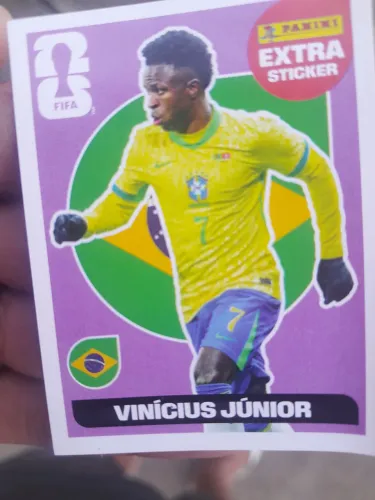 Vende-se figurinha da copa do Vinicius Jr roxa