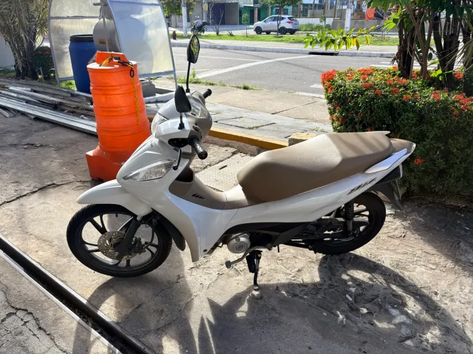 Honda Biz 125 Ex 2025 Branca