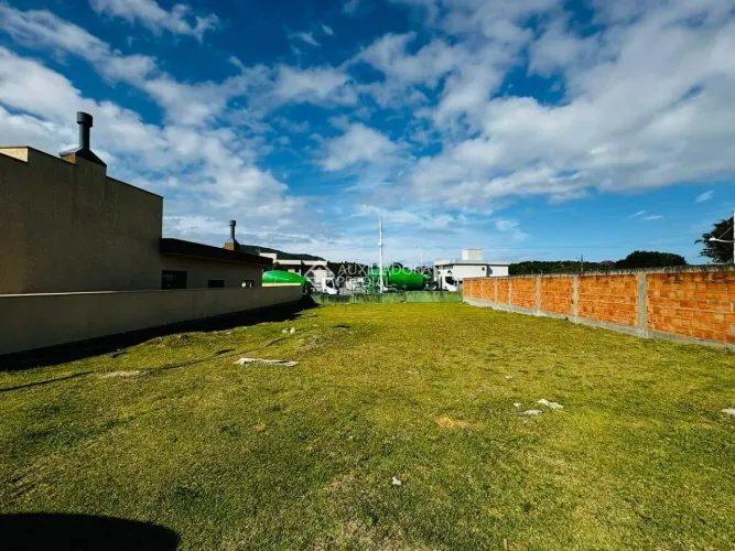 TERRENO EM CONDOMÍNIO DE ALTO PADRÃO
