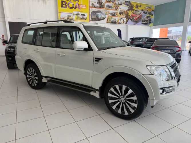 Mitsubishi Pajero HPE Full 3.2 4X4 T.i.dies. 5P AUT 2019